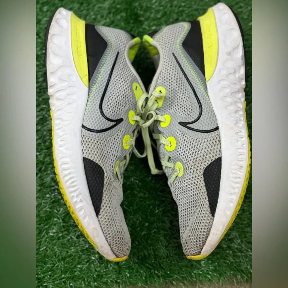 Men’s Nike Renew Run Grey Fog‎ Volt Size 12